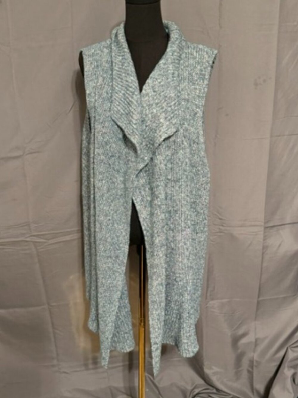 EST.1946(CATO) Sleeveless Cardigan Size 26/28W